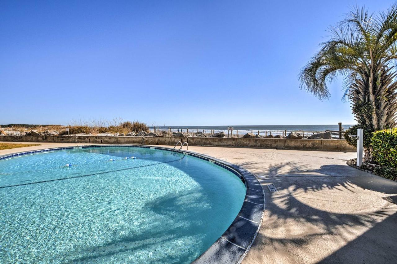 Sun-dappled With Balcony And Secluded Beach! Apartment