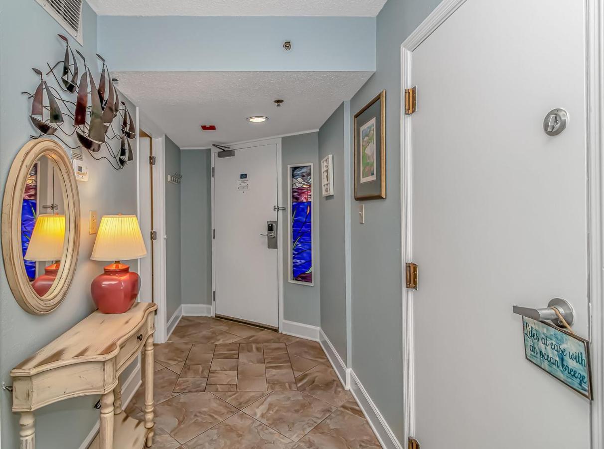 Holiday home 4th Floor Oceanfront 1 Bedroom Suite! Cove 411