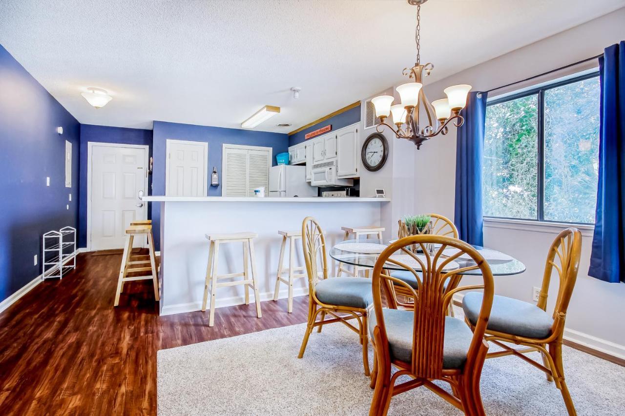 Apartment Dogwood 201 *