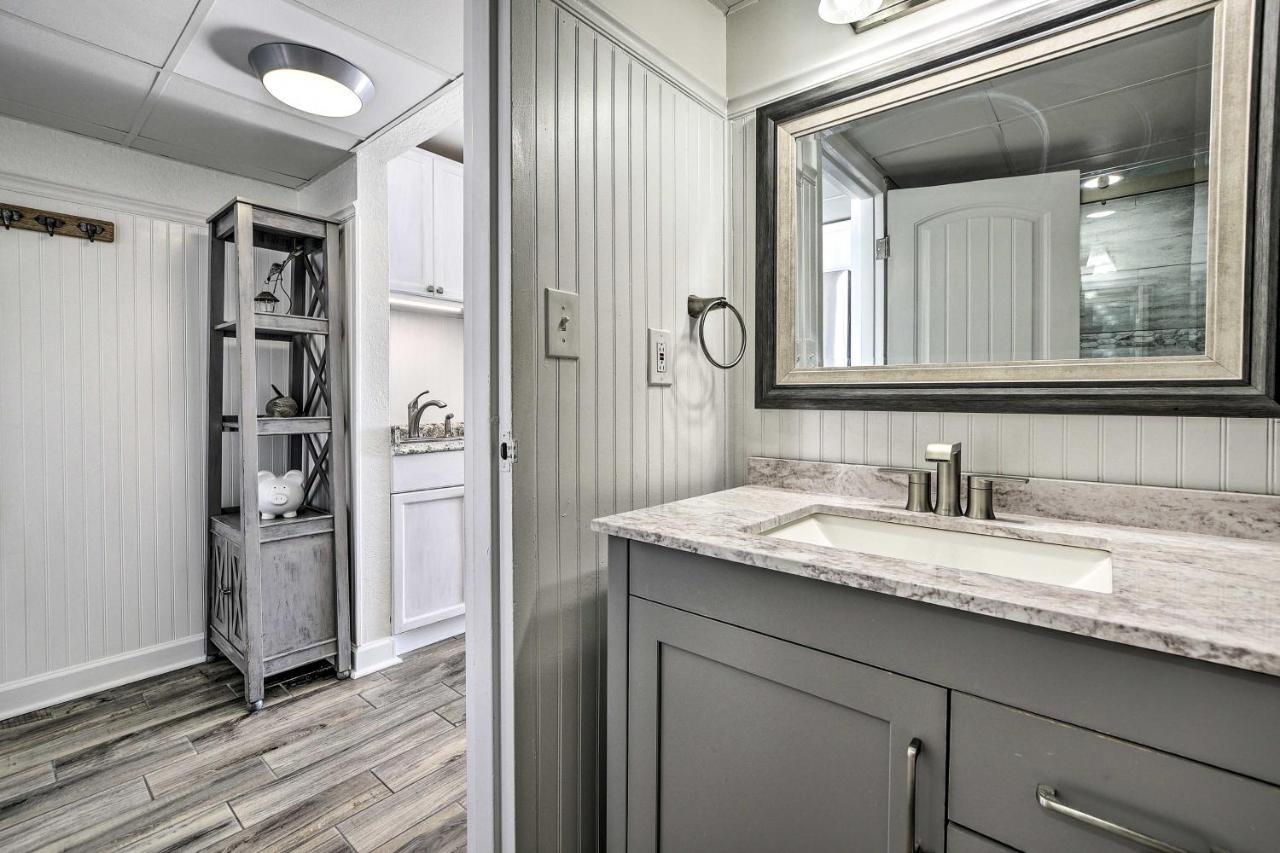 Newly Renovated Oceanfront With Access Apartment