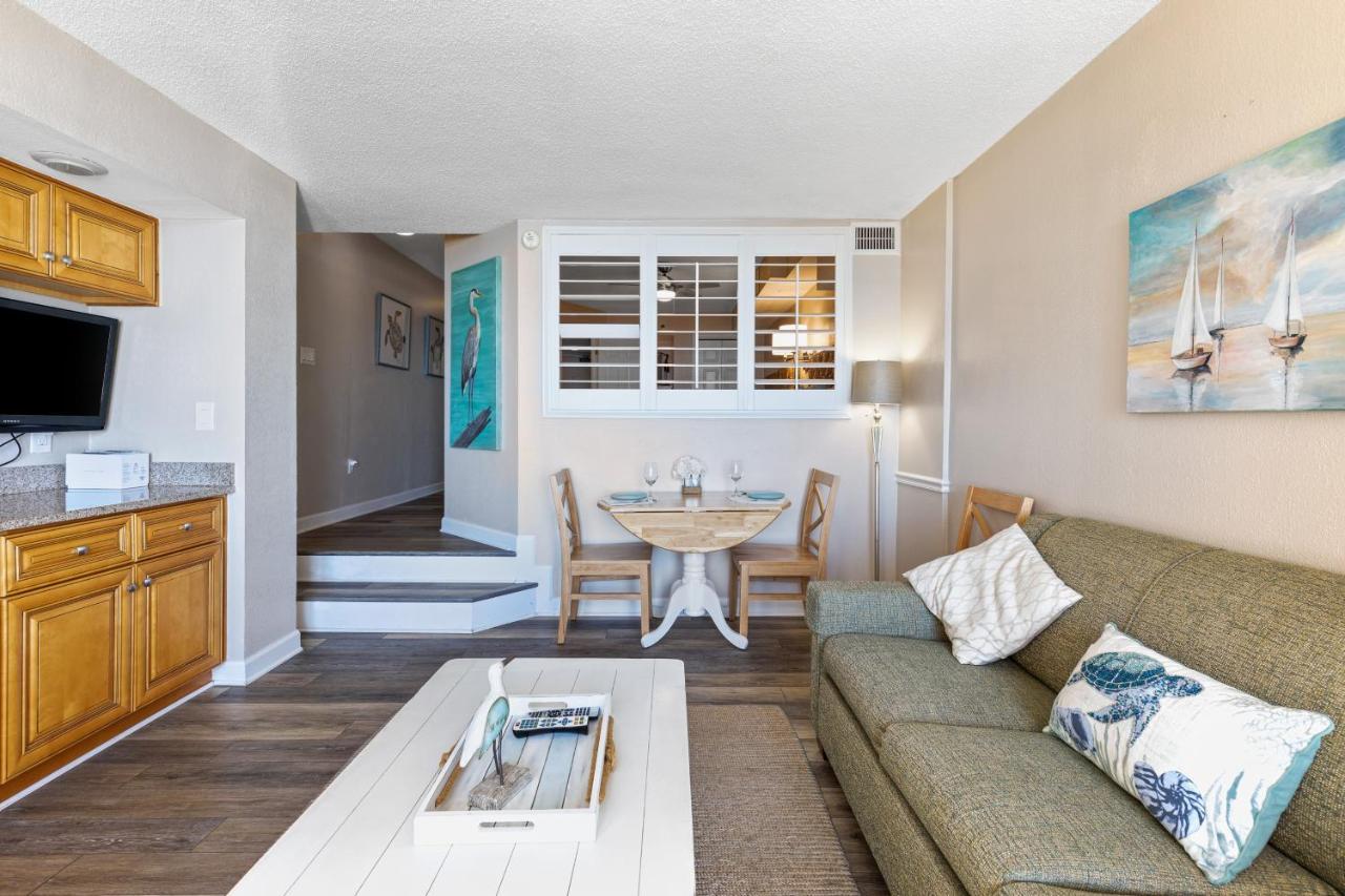 Folly's Hideaway A & B Holiday home Myrtle Beach