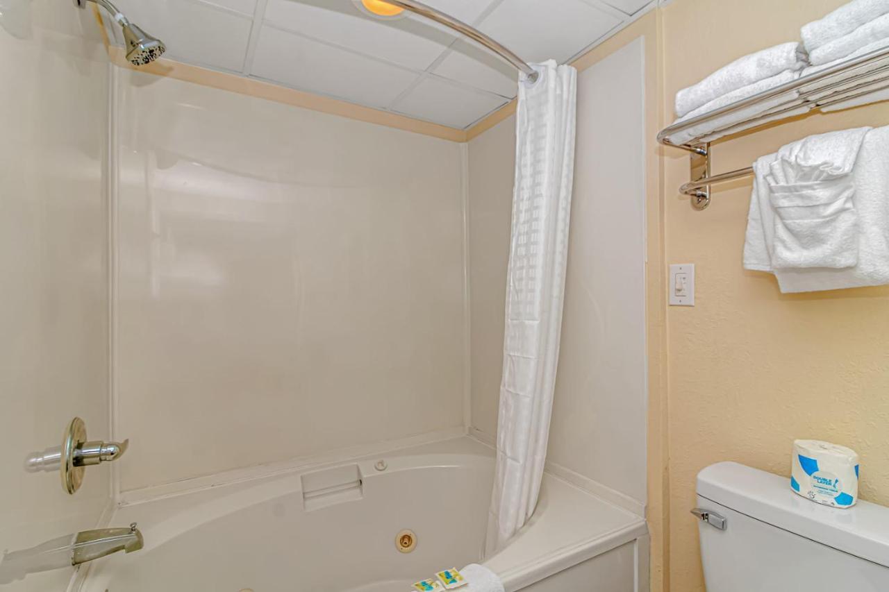 Holiday home Oceanfront 1 Bedroom 2 Bath Boardwalk 439 *