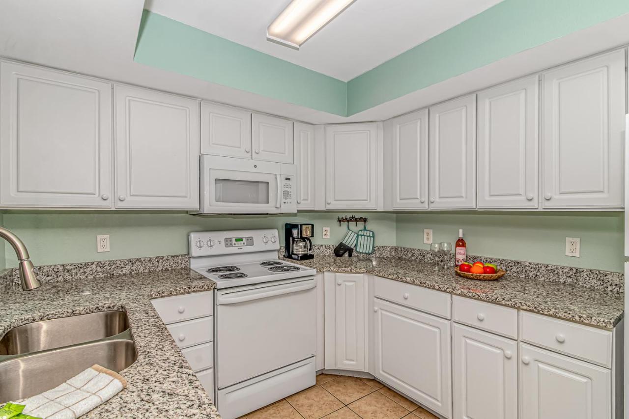 Stunning Oceanfront 2 Bedroom, 2 Bath - Carolinian 1633 Myrtle Beach