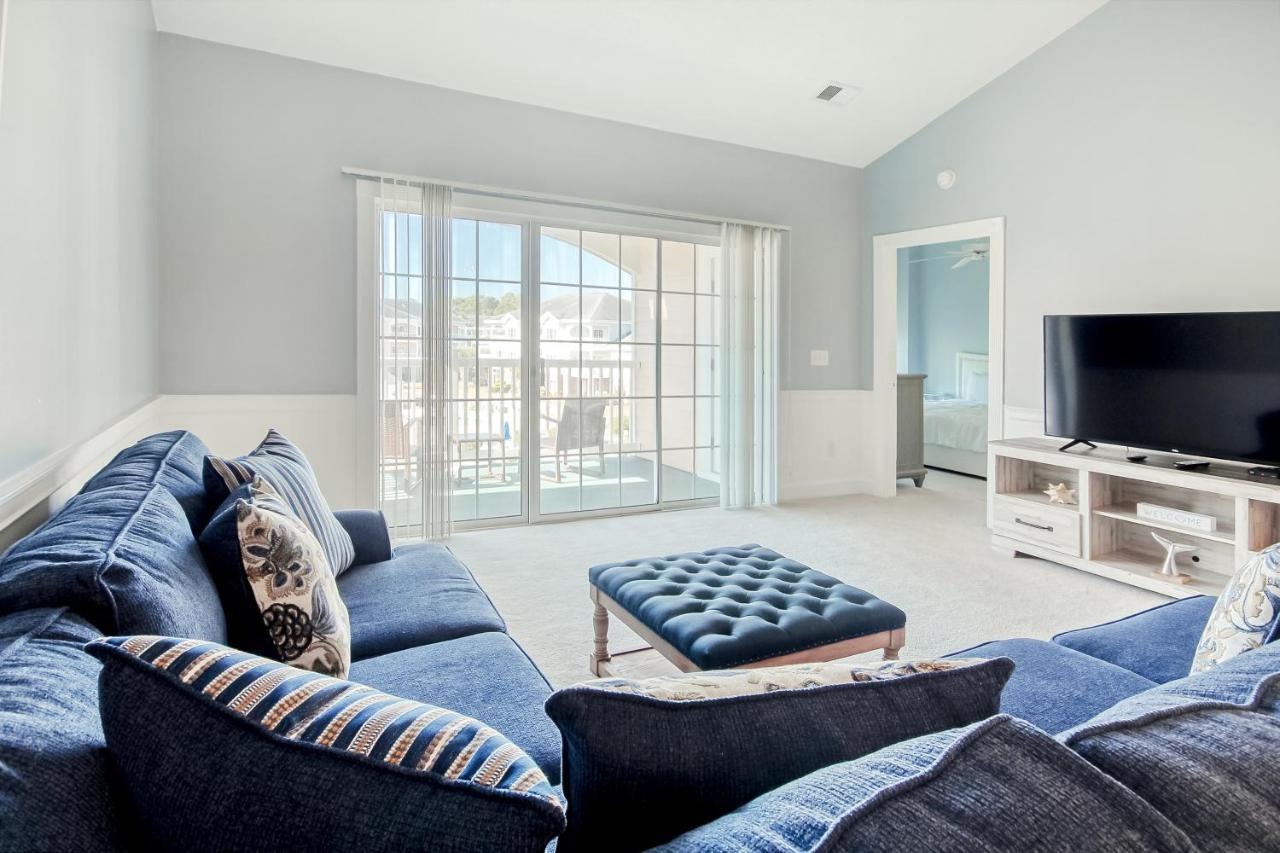 Carnation 302 Apartment *