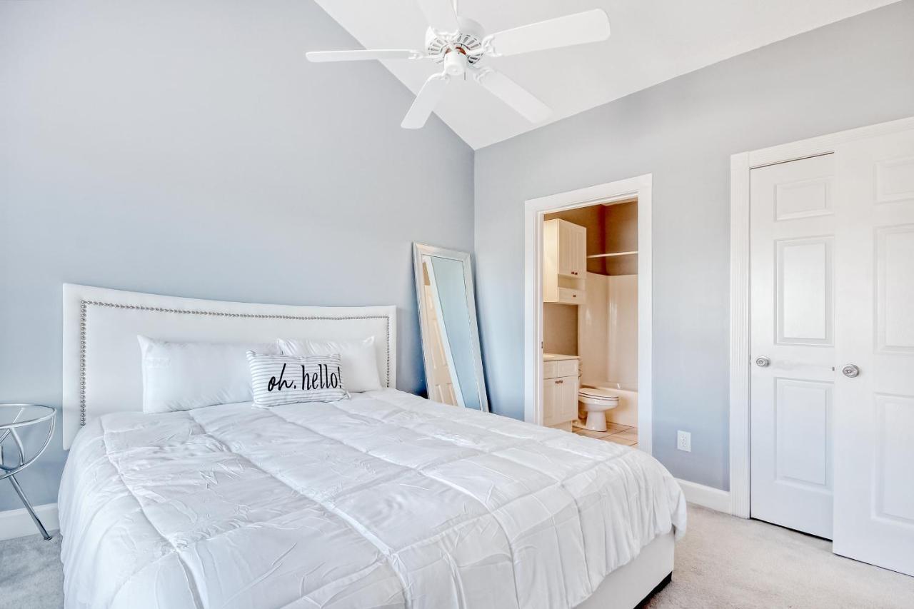 Apartment Carnation 302