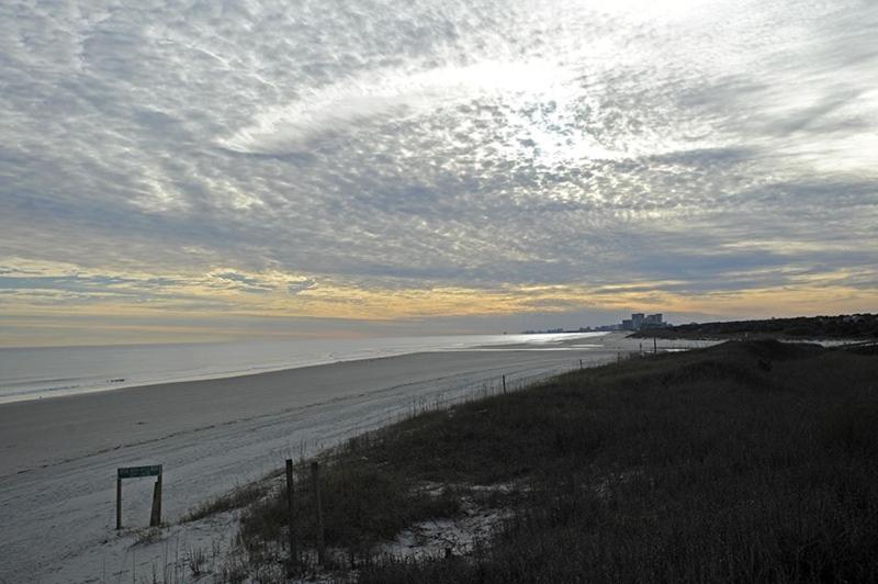 Crescent Sands In Windy Hill D6 *