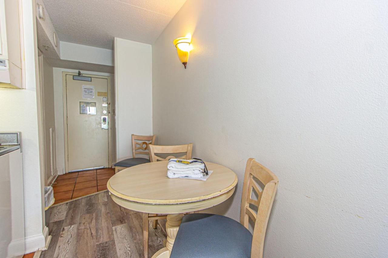 Direct Oceanfront Studio With Beautiful Updates! Sea Mist 20709 Queen Beds - Full Kitchen! *