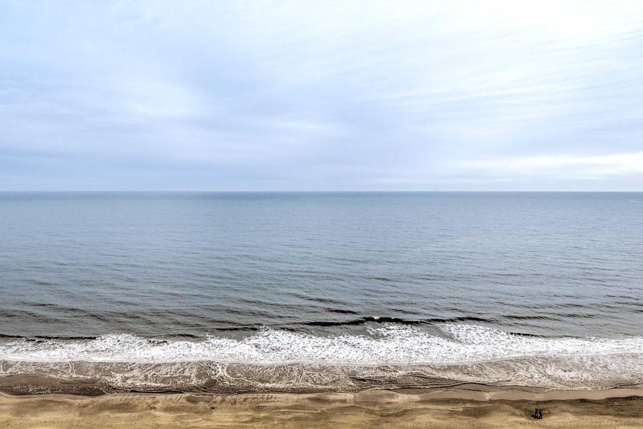 Apartment With 2 Pools And Hot Tub In North Myrtle Beach! Myrtle Beach