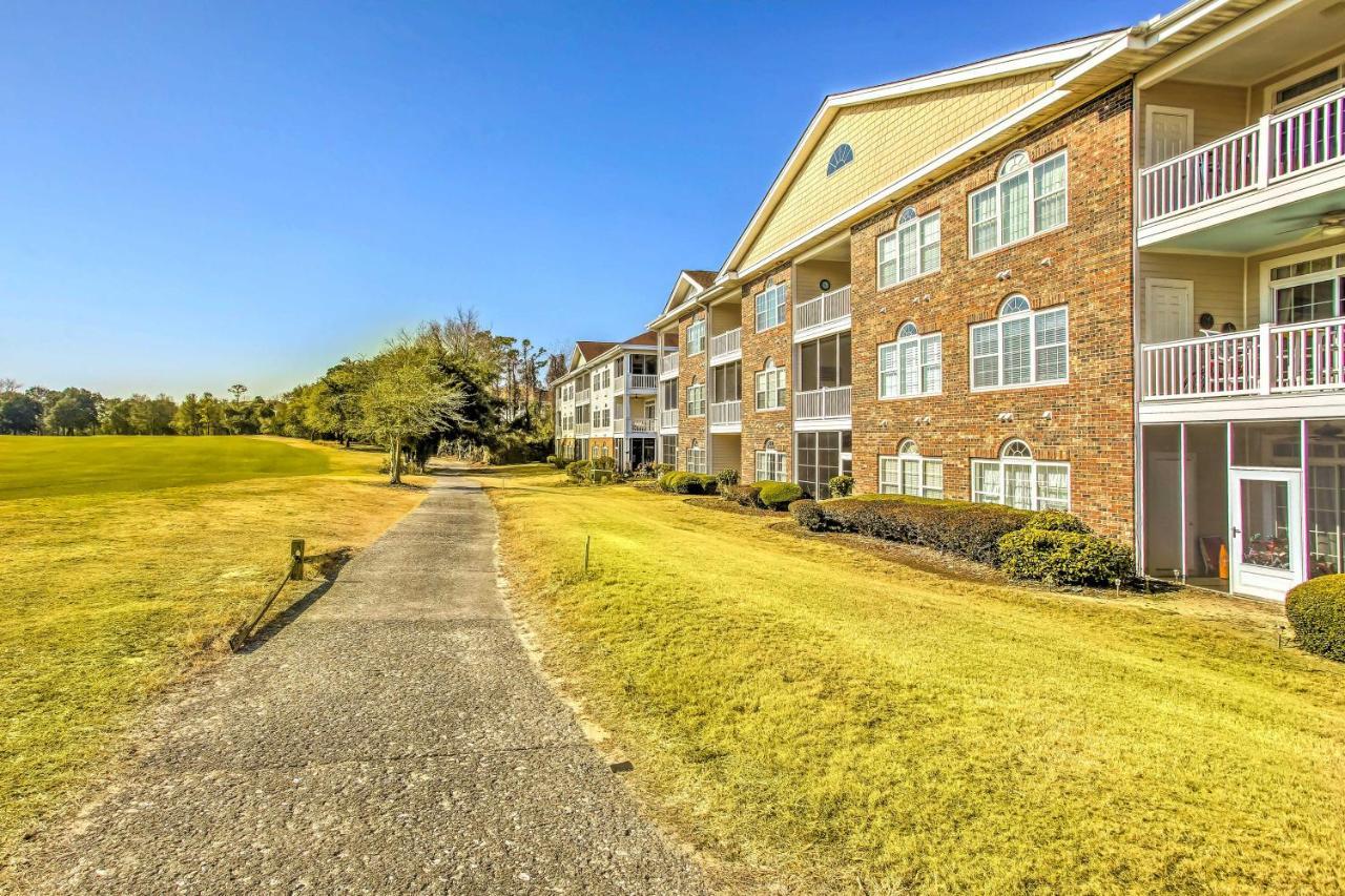 With Balcony And Pool Access! Apartment