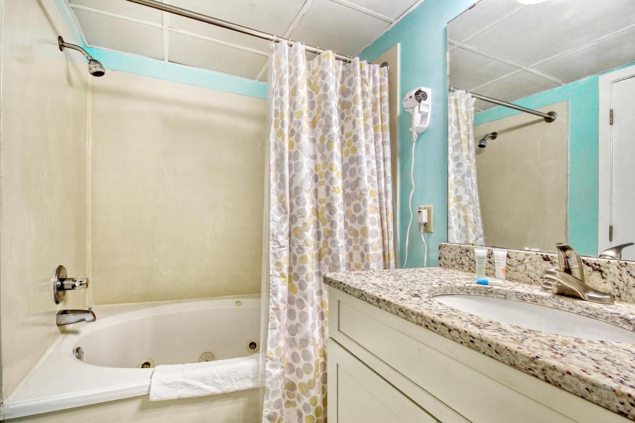 Sandy Beach Resort 716 Hotel