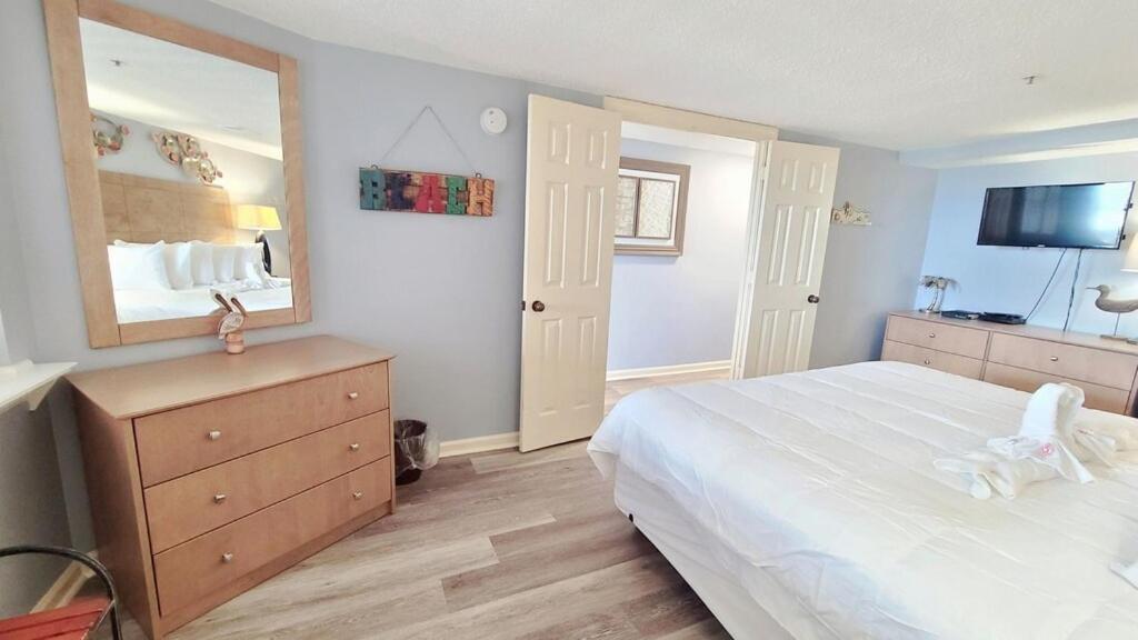 Colony Oceanfront 1bed/1ba Free Wifi & Parking
