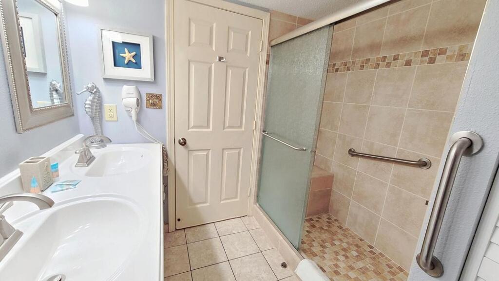 Colony Oceanfront 1bed/1ba Free Wifi & Parking
