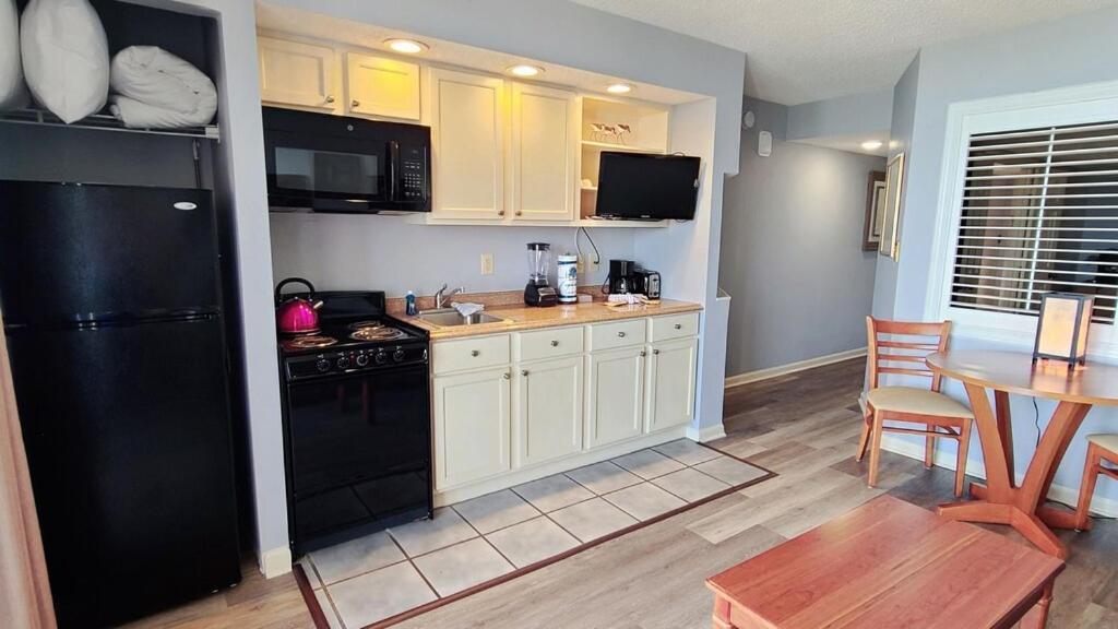 Colony Oceanfront 1bed/1ba Free Wifi & Parking *