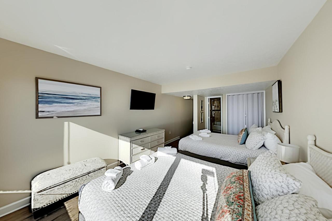 Beachfront Penthouse Apartment *