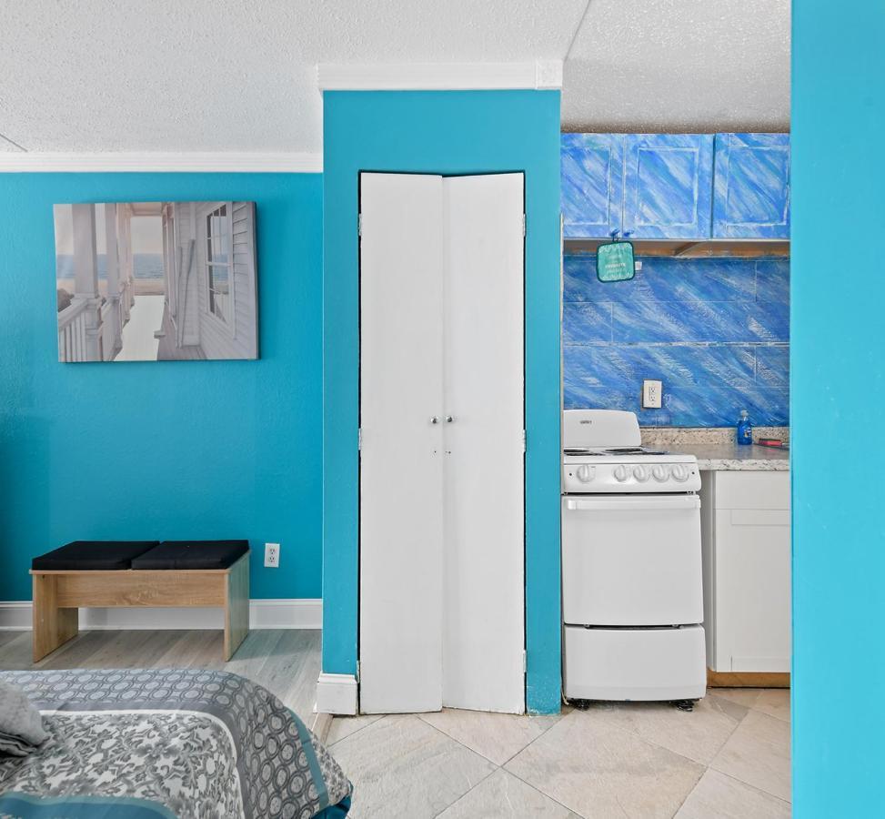 1600 South Ocean Boulevard Apartment
