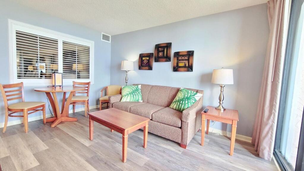 Colony Oceanfront 1bed/1ba Free Wifi & Parking * Myrtle Beach
