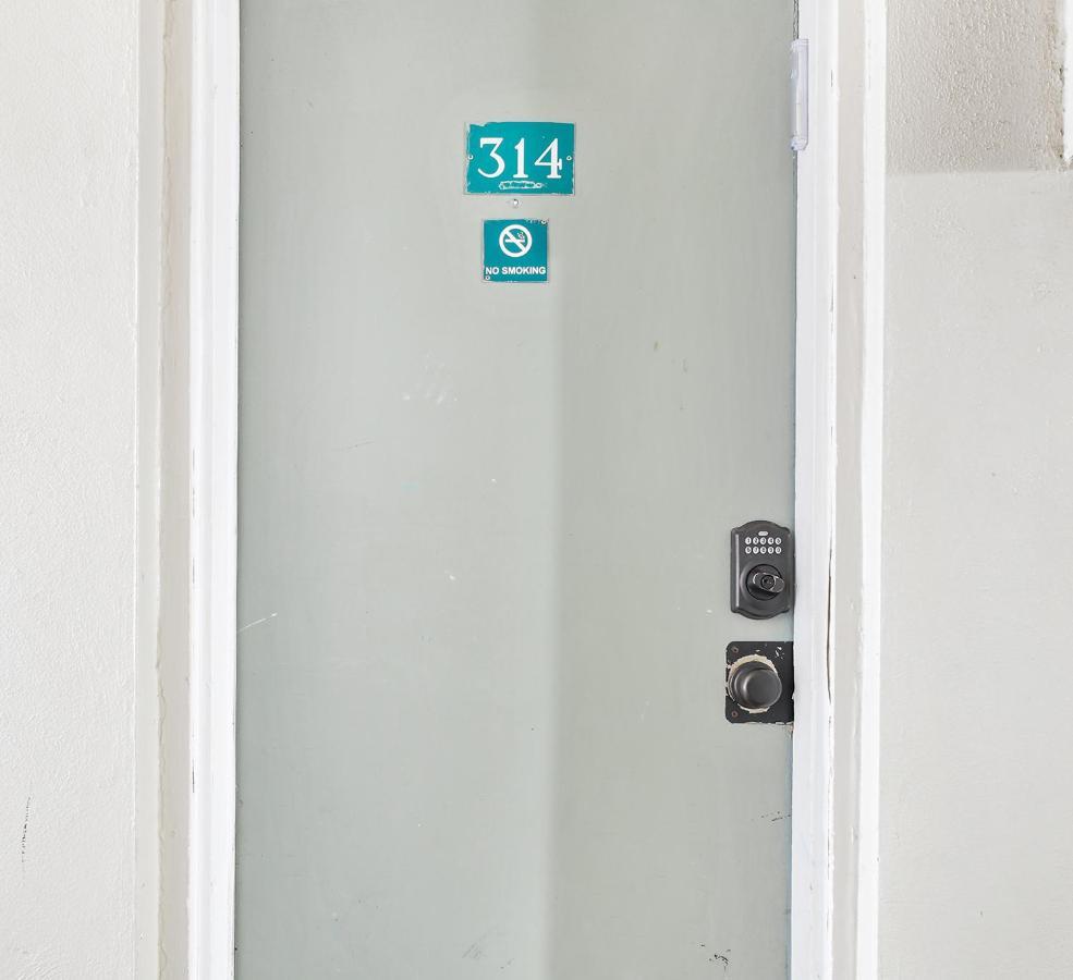 1600 South Ocean Boulevard Apartment *