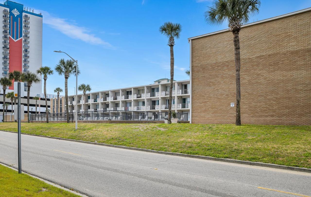 1600 South Ocean Boulevard Apartment