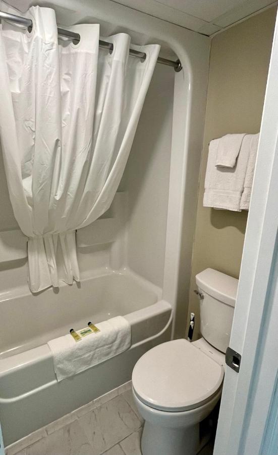 Shore Fun Oceanfront 1 Bedroom Apartment