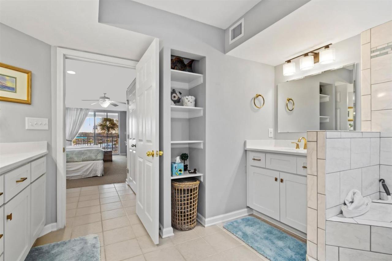 Yacht Club Villas 1302 *