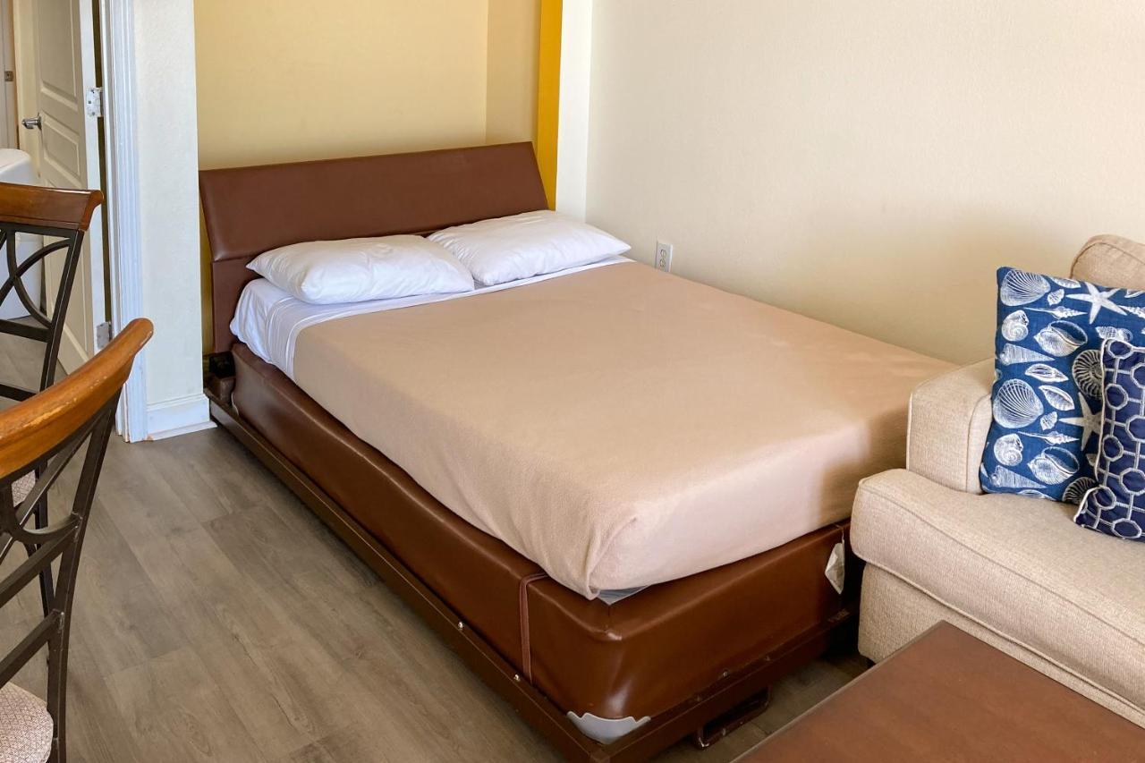 Hotel Bay Watch 0806
