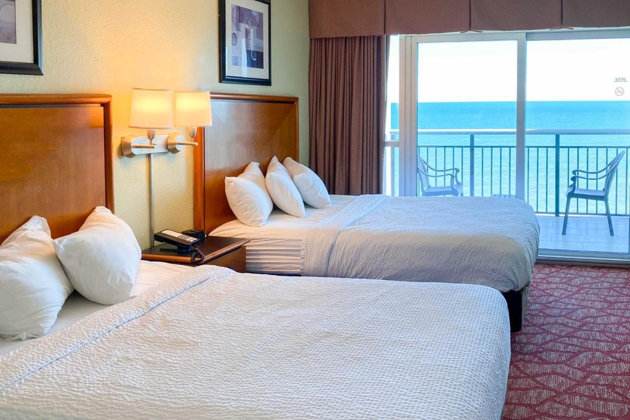 Beachfront Family With View And Pool Access Apartment