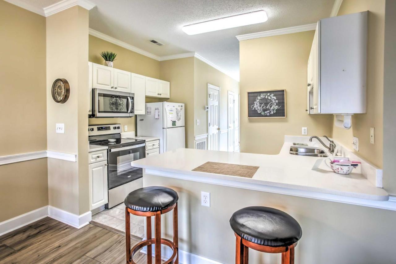 Charming On Myrtlewood Golf Course With Pool! Apartment