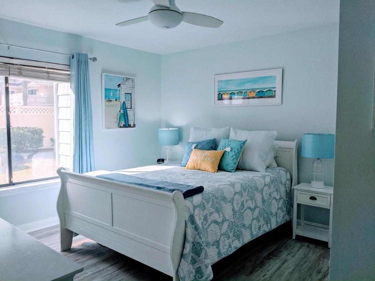 Apartment Sea Cloisters 103a *