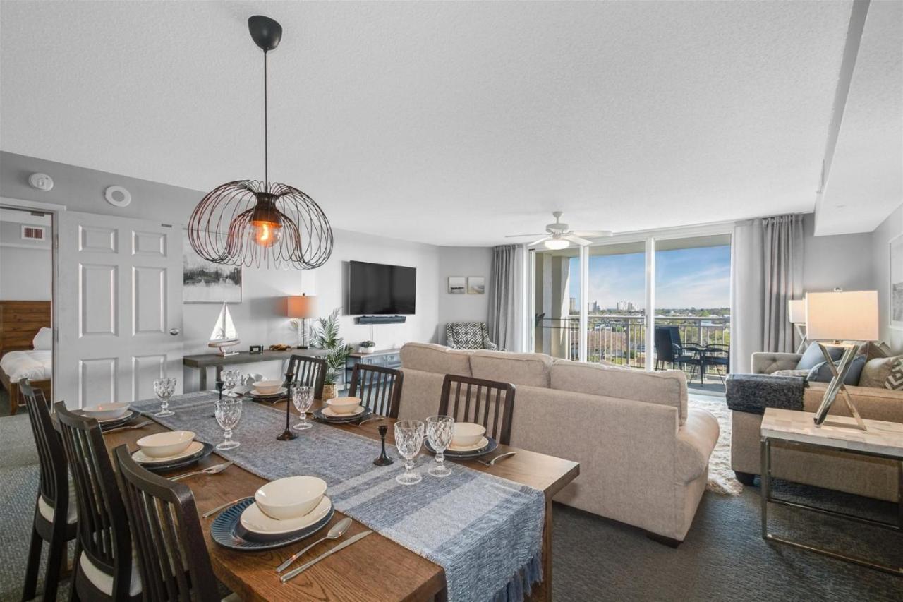 Yacht Club Villas 2-902 *