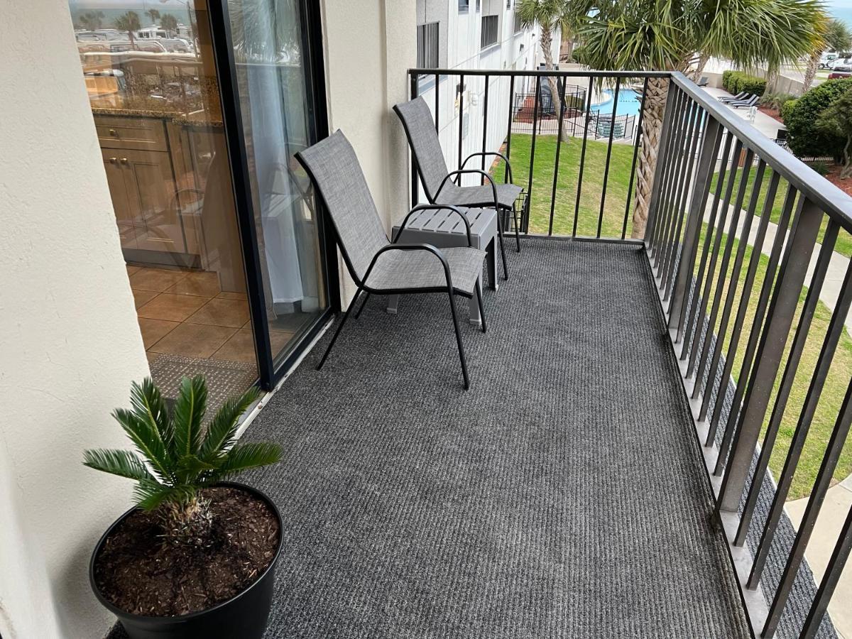 2 Bed 2 Bath Beach Front With Fantastic Amenities At Apartment Myrtle Beach