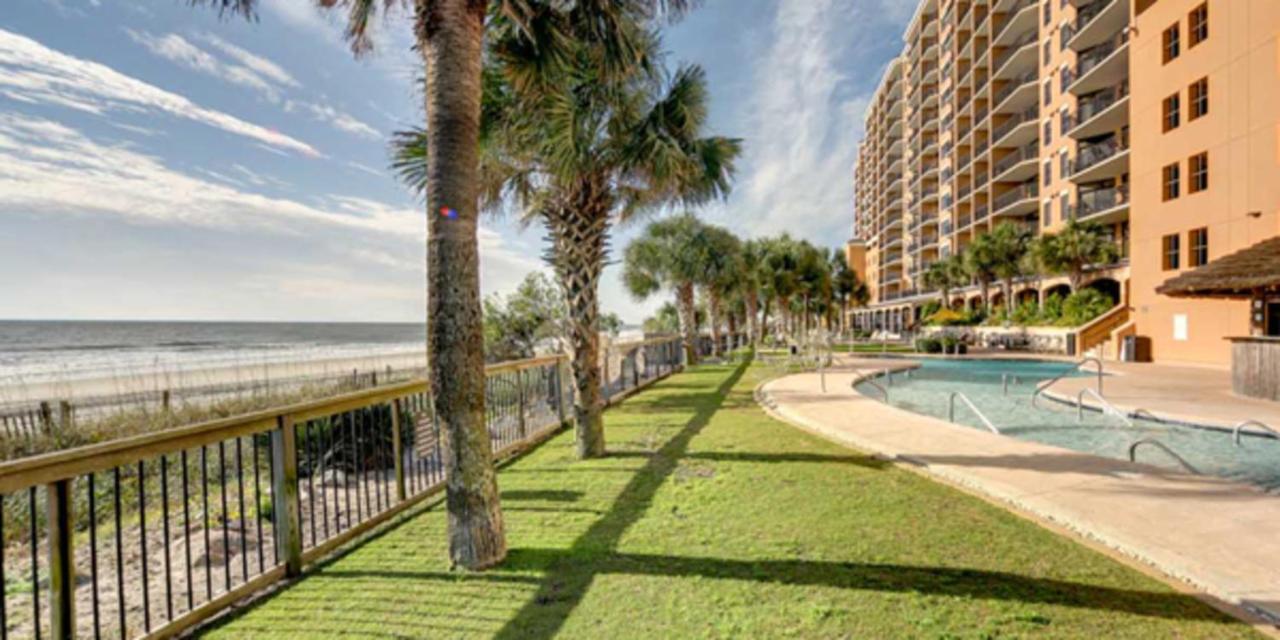 Sun-filled Beachfront 2br At Dunes Village Apartment