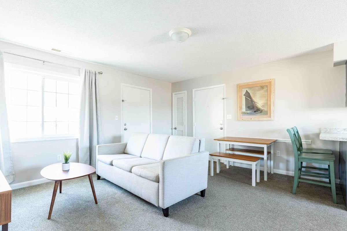 Apartment By The 2br