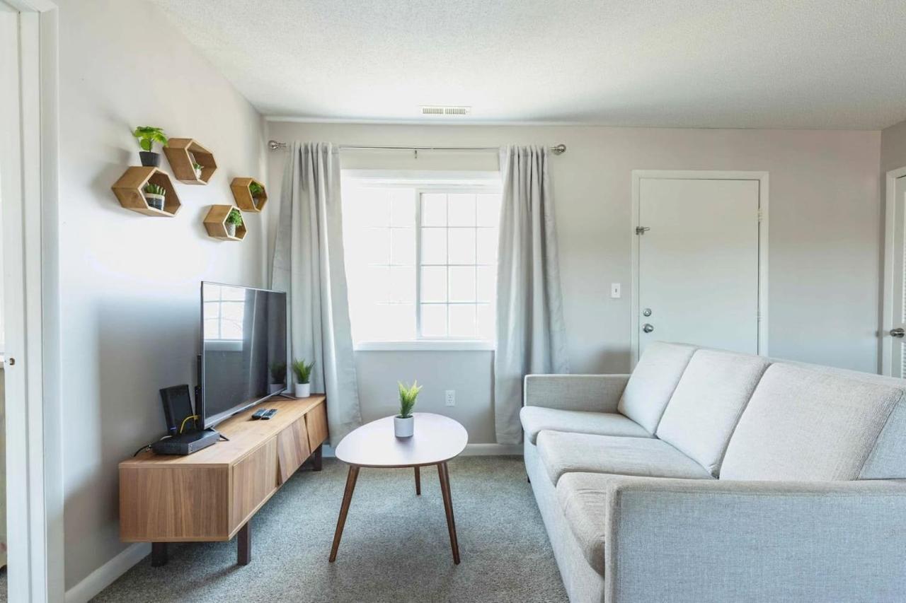 By The 2br Apartment *