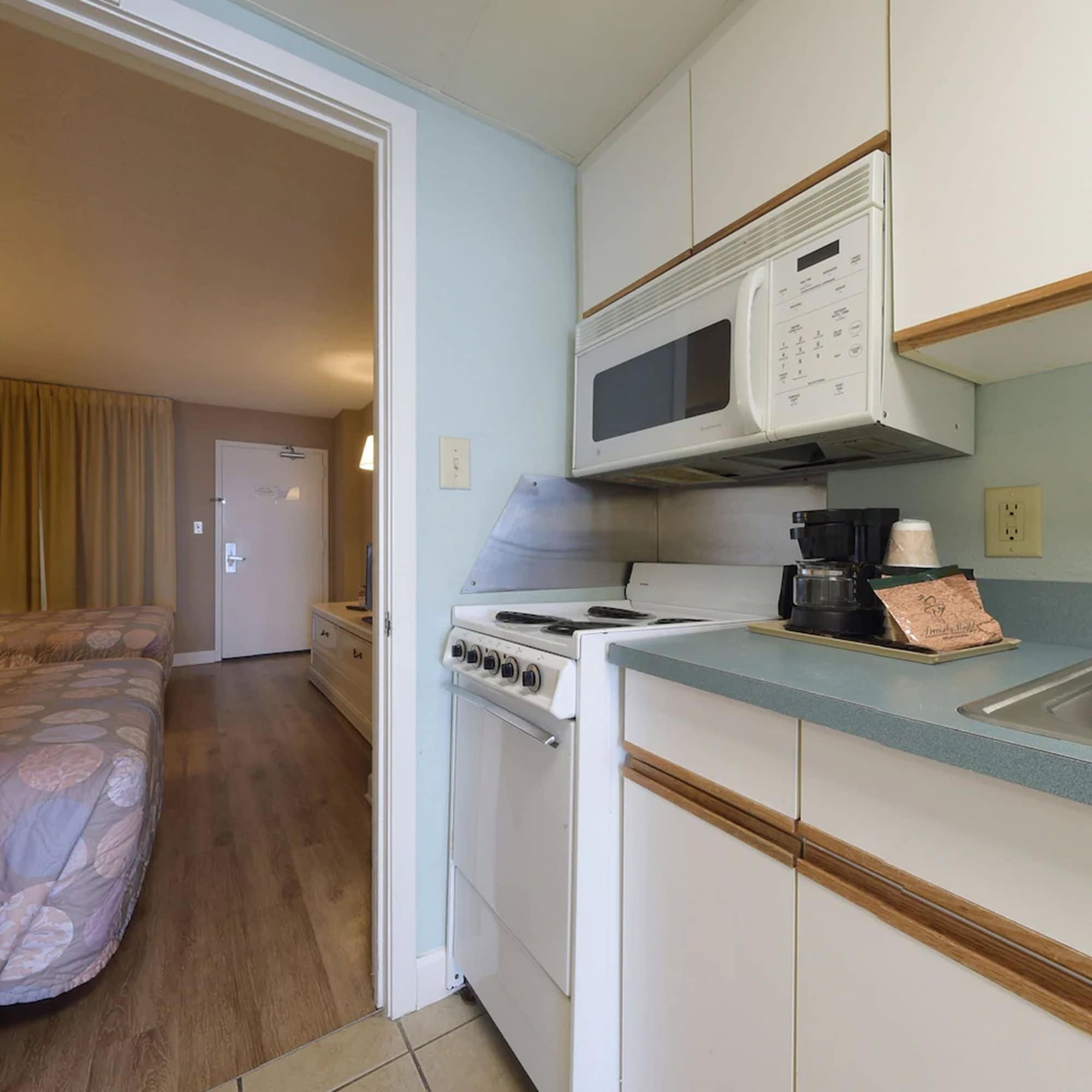 Castle By Patton Hospitality 2*