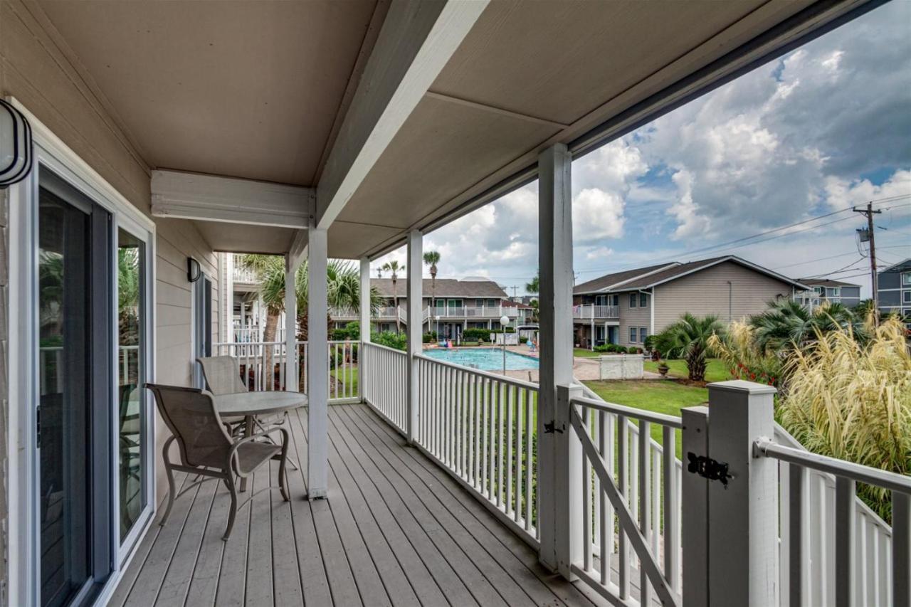 Surfside Floral Villas E17 Apartment