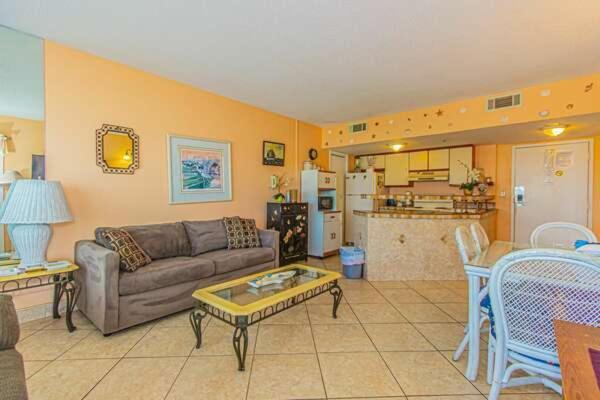 Oceanview 1 Bedroom - Spacious With Awesome Views! Palace 1009 - Sleeps 4 Guests *