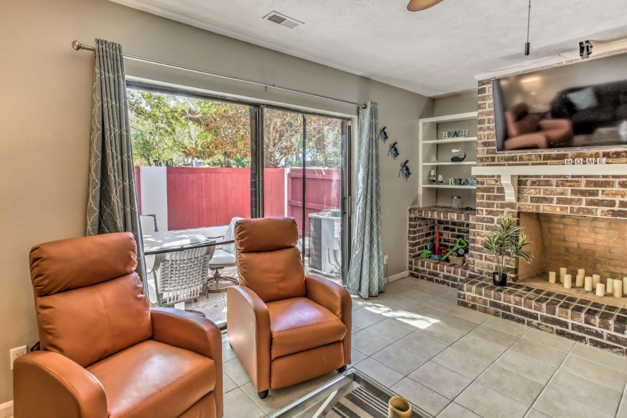 Holiday home Charming Myrtle Townhome Walk To