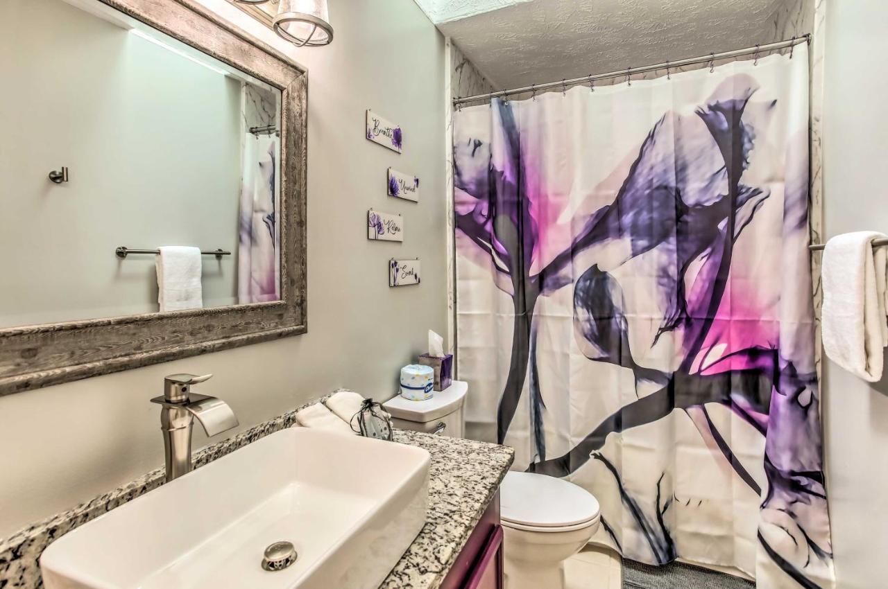 Holiday home Charming Myrtle Townhome Walk To *
