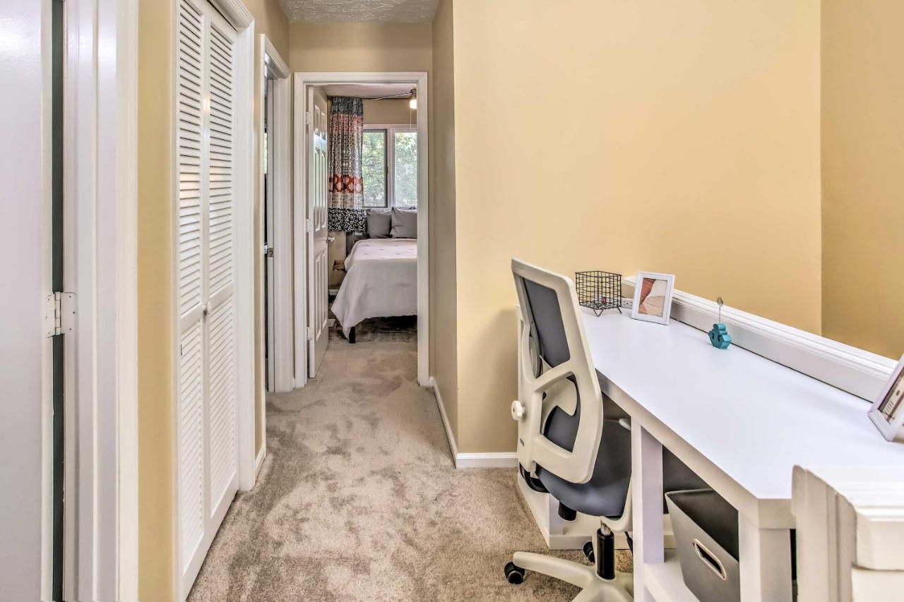 Charming Myrtle Townhome Walk To Holiday home