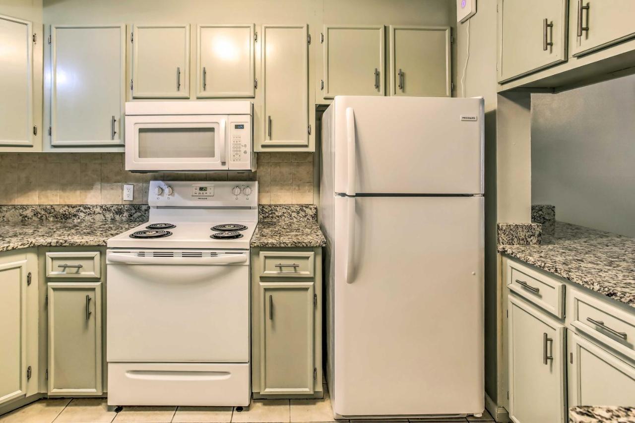 Charming Myrtle Townhome Walk To Holiday home Myrtle Beach