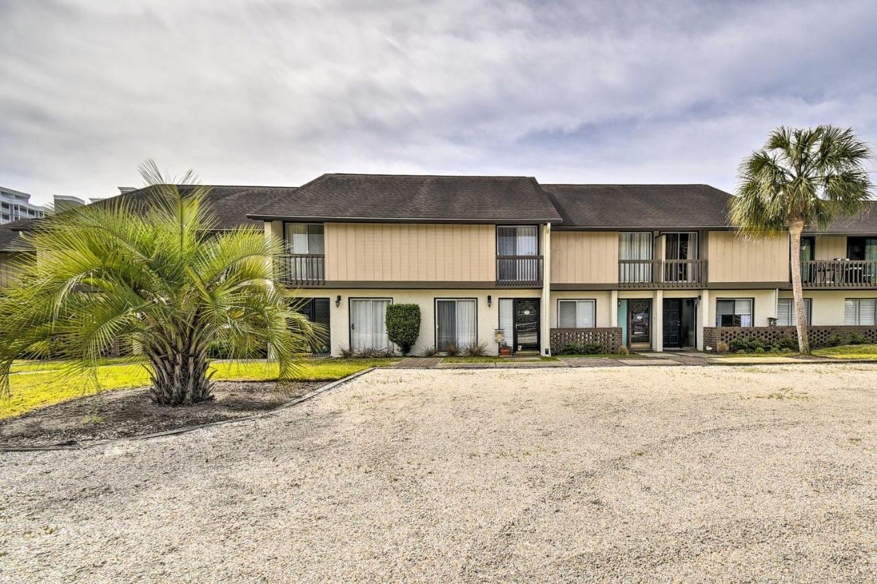 Abode With Seasonal Pool And Lake View! * Myrtle Beach