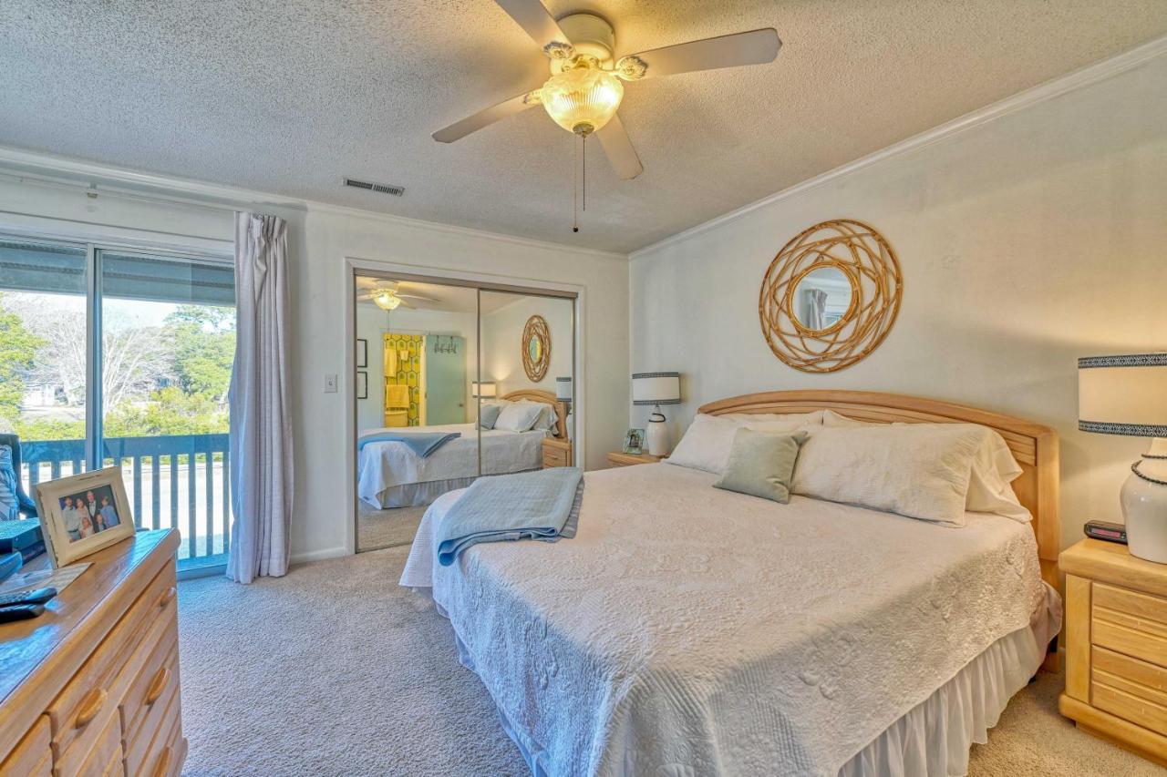 Abode With Seasonal Pool And Lake View! *