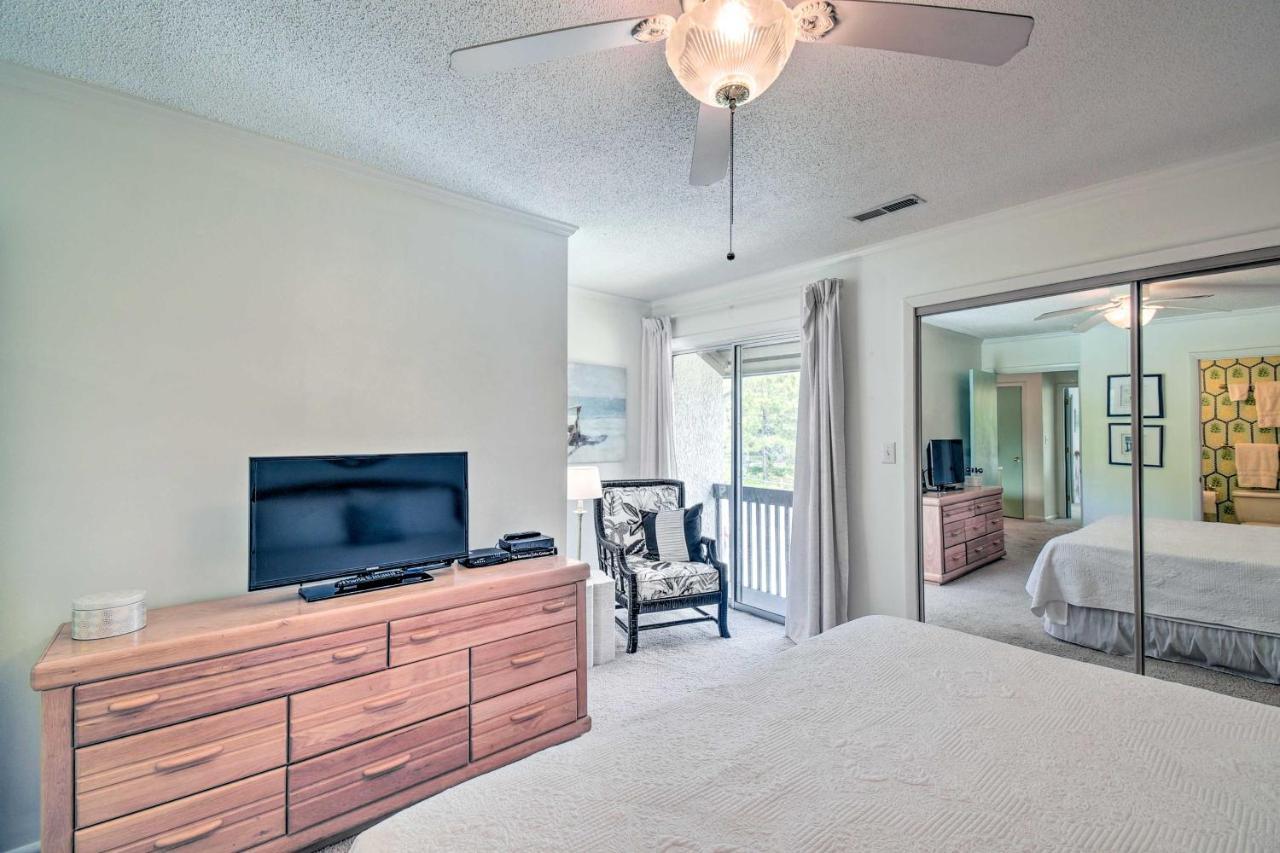Abode With Seasonal Pool And Lake View! * Myrtle Beach