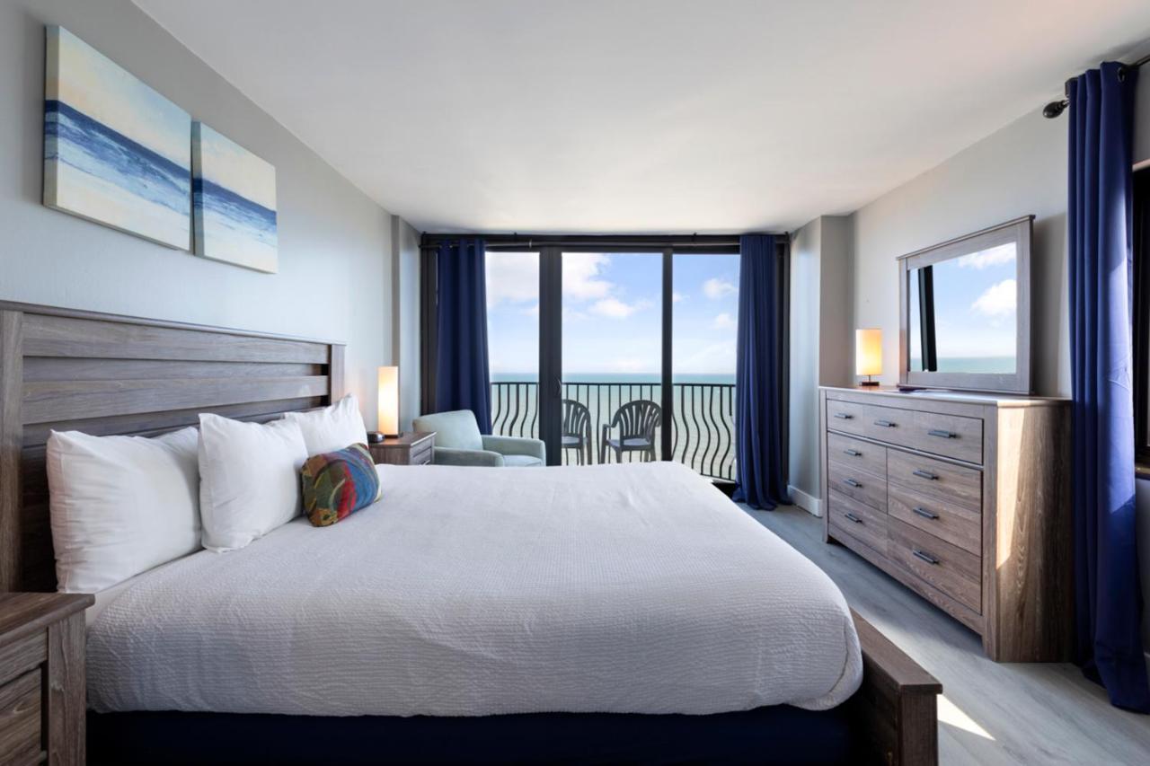 Apartment Oceanfront Penthouse, Two-story, 3 Bedrooms