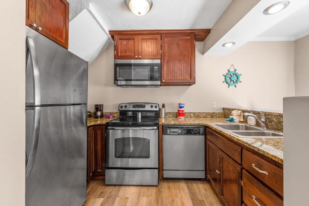Apartment Bright Duplex 2br Walking Distance From The *