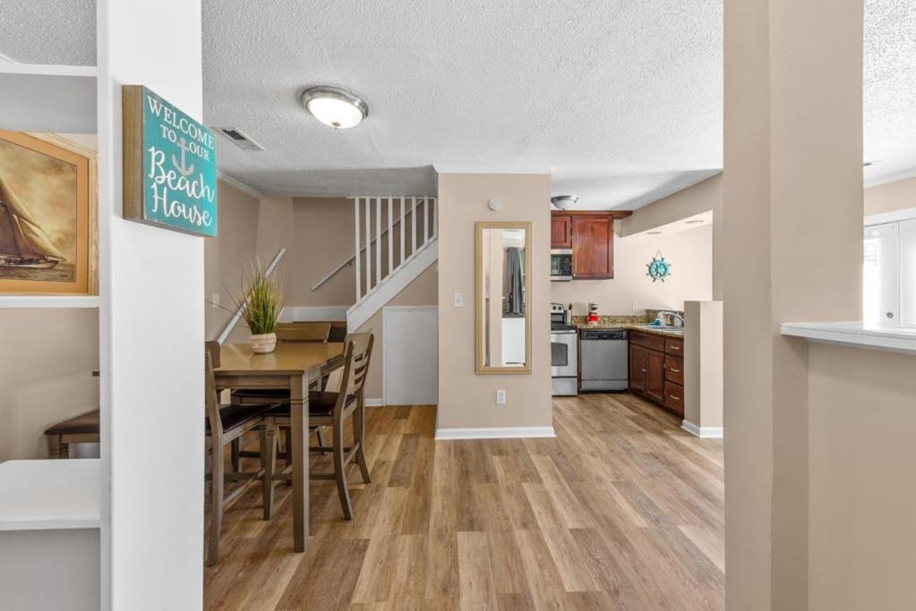 Bright Duplex 2br Walking Distance From The Apartment *