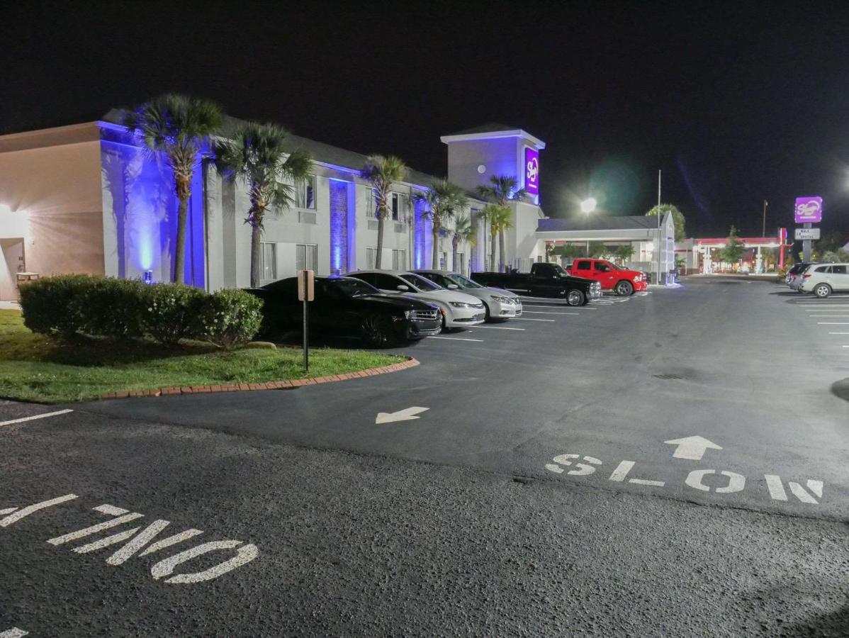 Sleep Near Outlets Hotel 2*