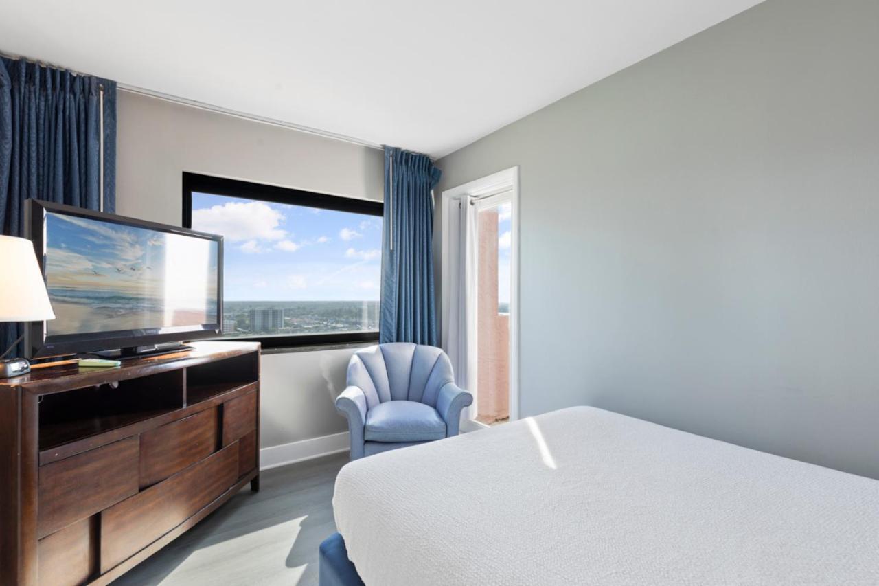Oceanfront Penthouse, Two-story, 3 Bedrooms *