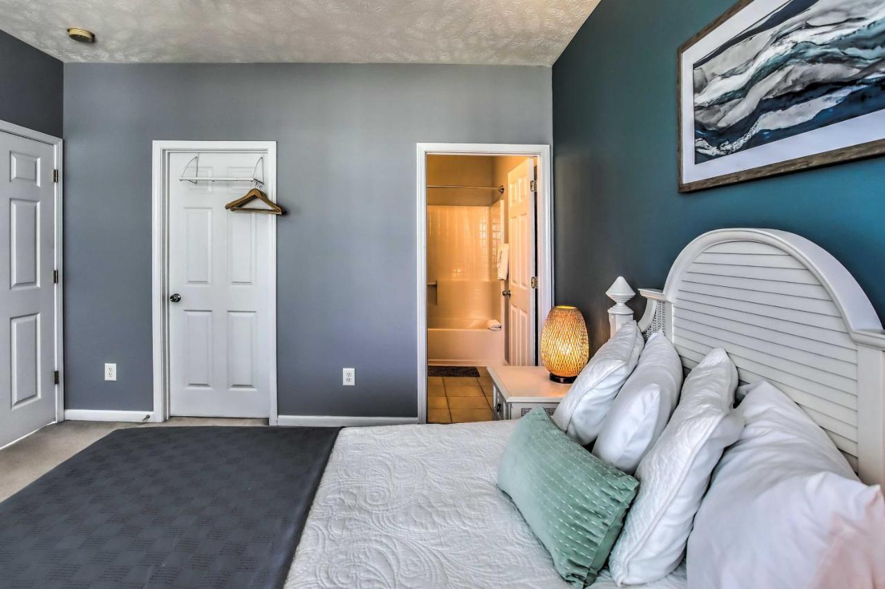 Apartment Sunny Coastal About 1 Mi To N Myrtle Beach!