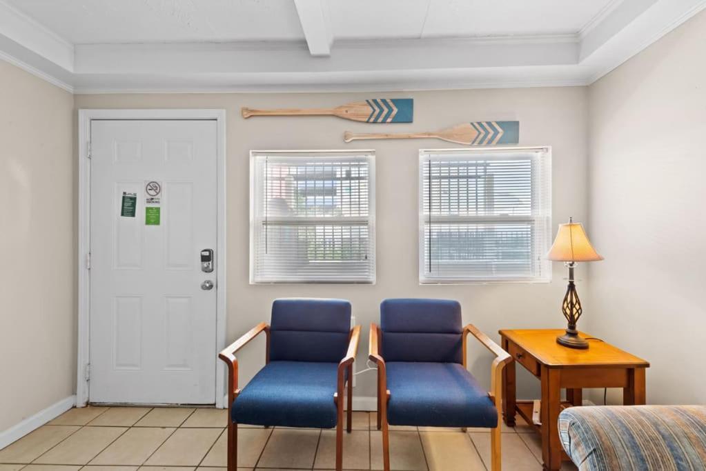 Apartment Comfy 1Br By The Beach With Pool & Parking
